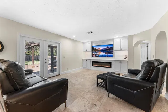  Residence photo 7