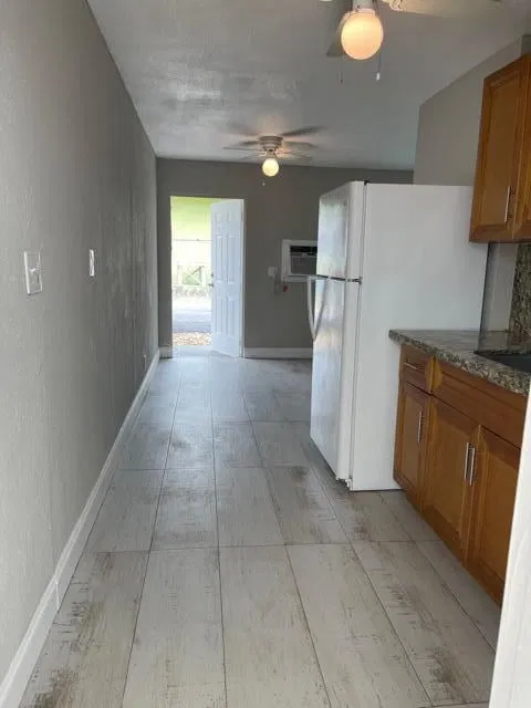 Unit 2 photo 14