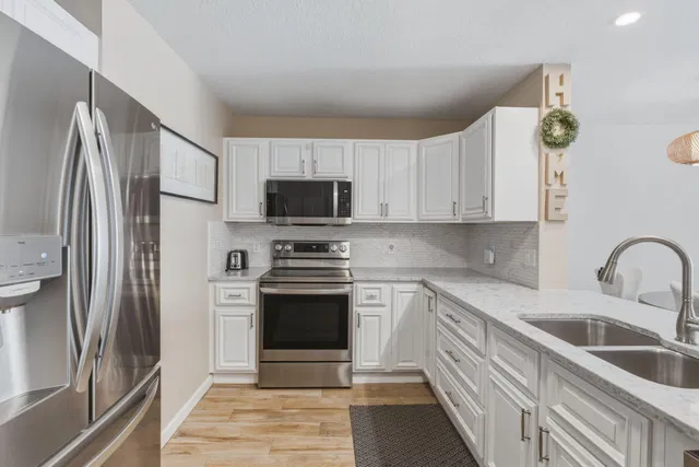 Unit 34 photo 18