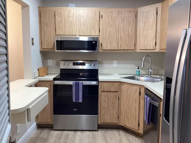 Unit B-2 photo 14