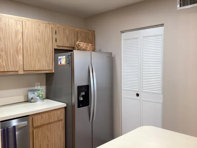 Unit B-2 photo 16