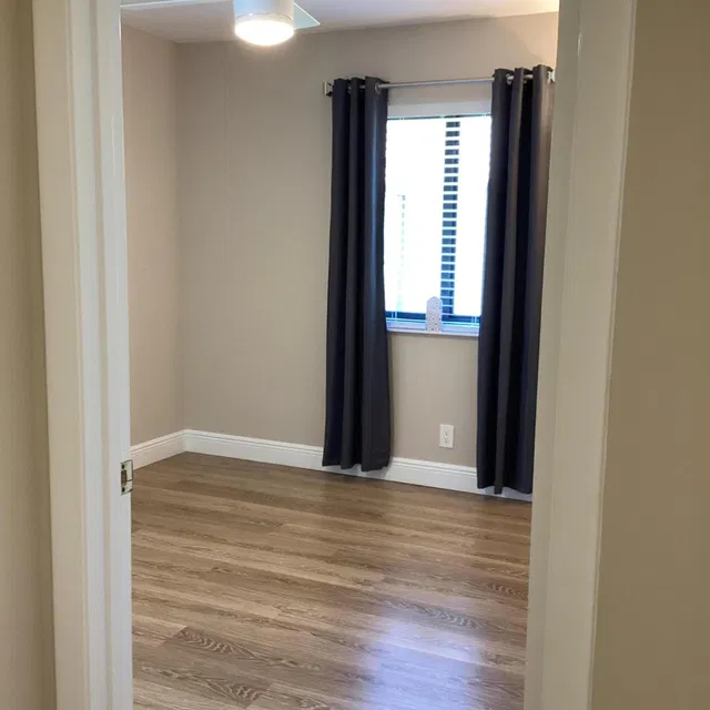 Unit B-2 photo 21