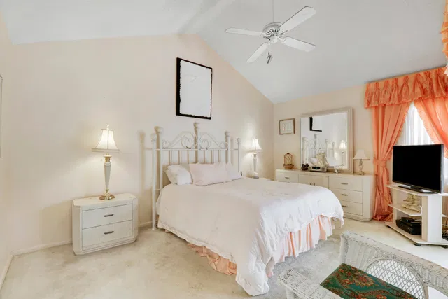 Residence photo 32