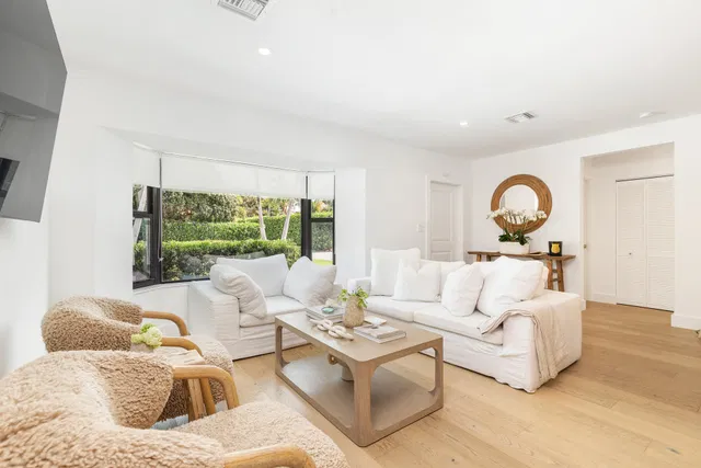SoSo West Palm Beach Residence photo 4