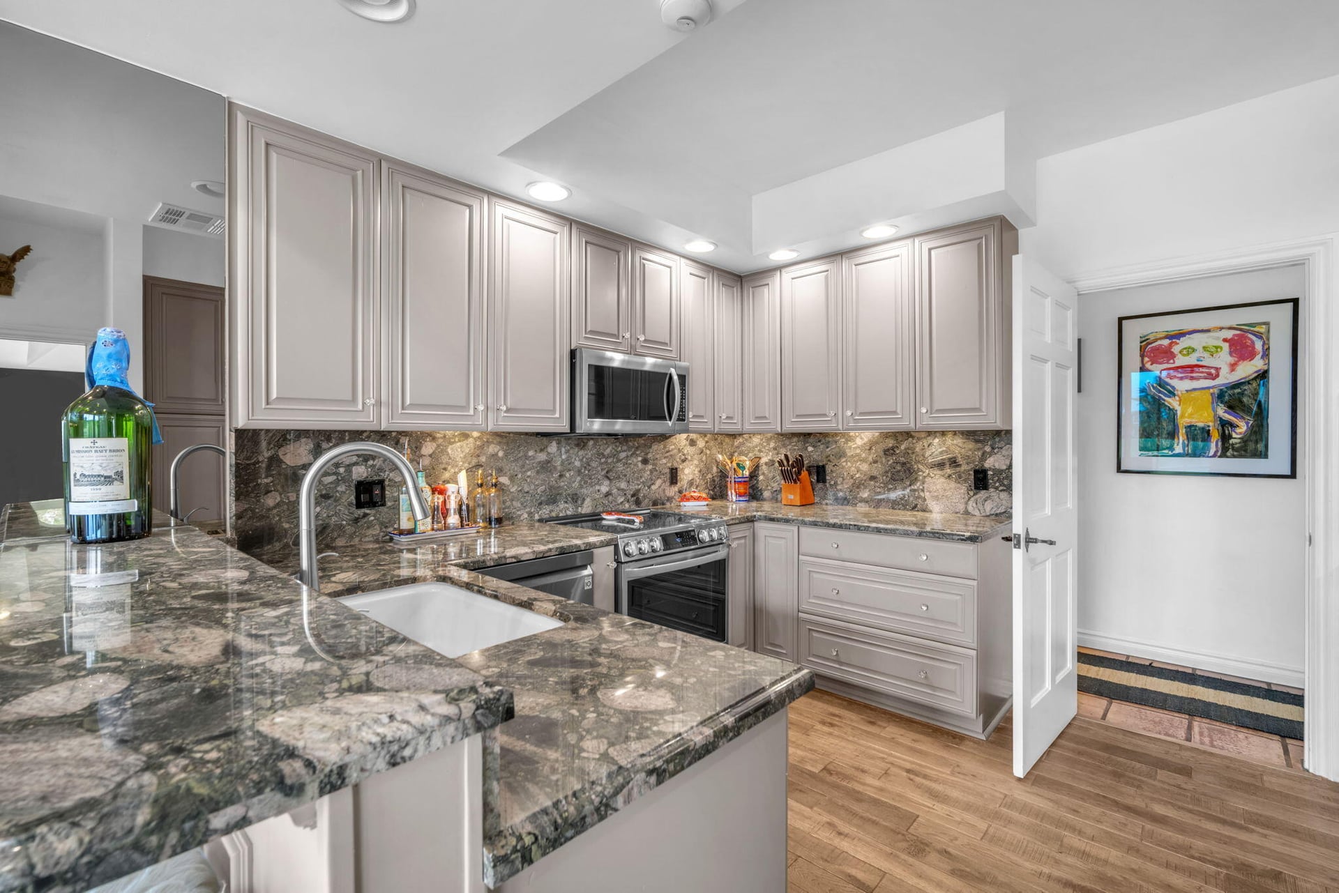 First Fairway Residence photo 12