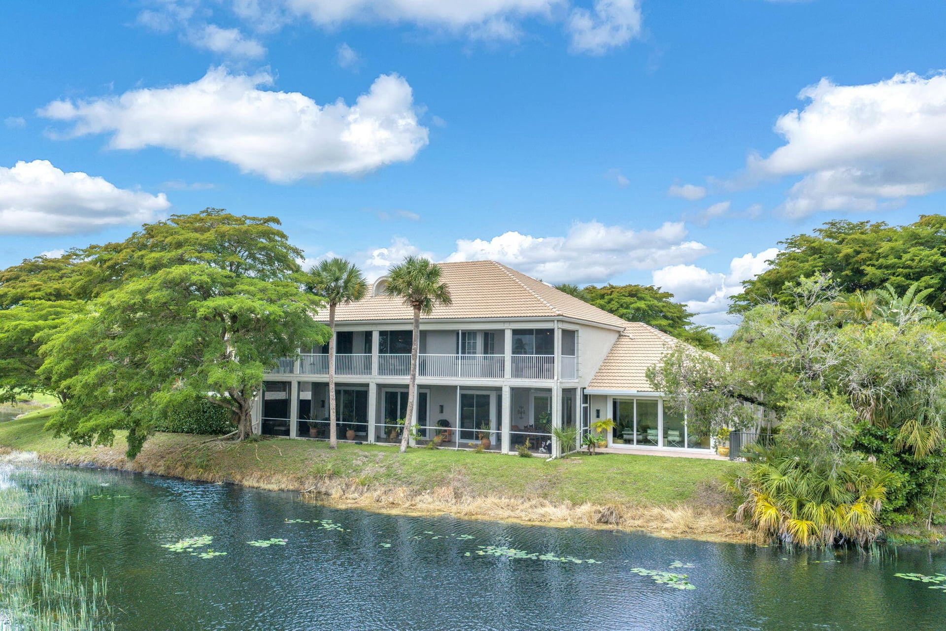 First Fairway Residence photo 35