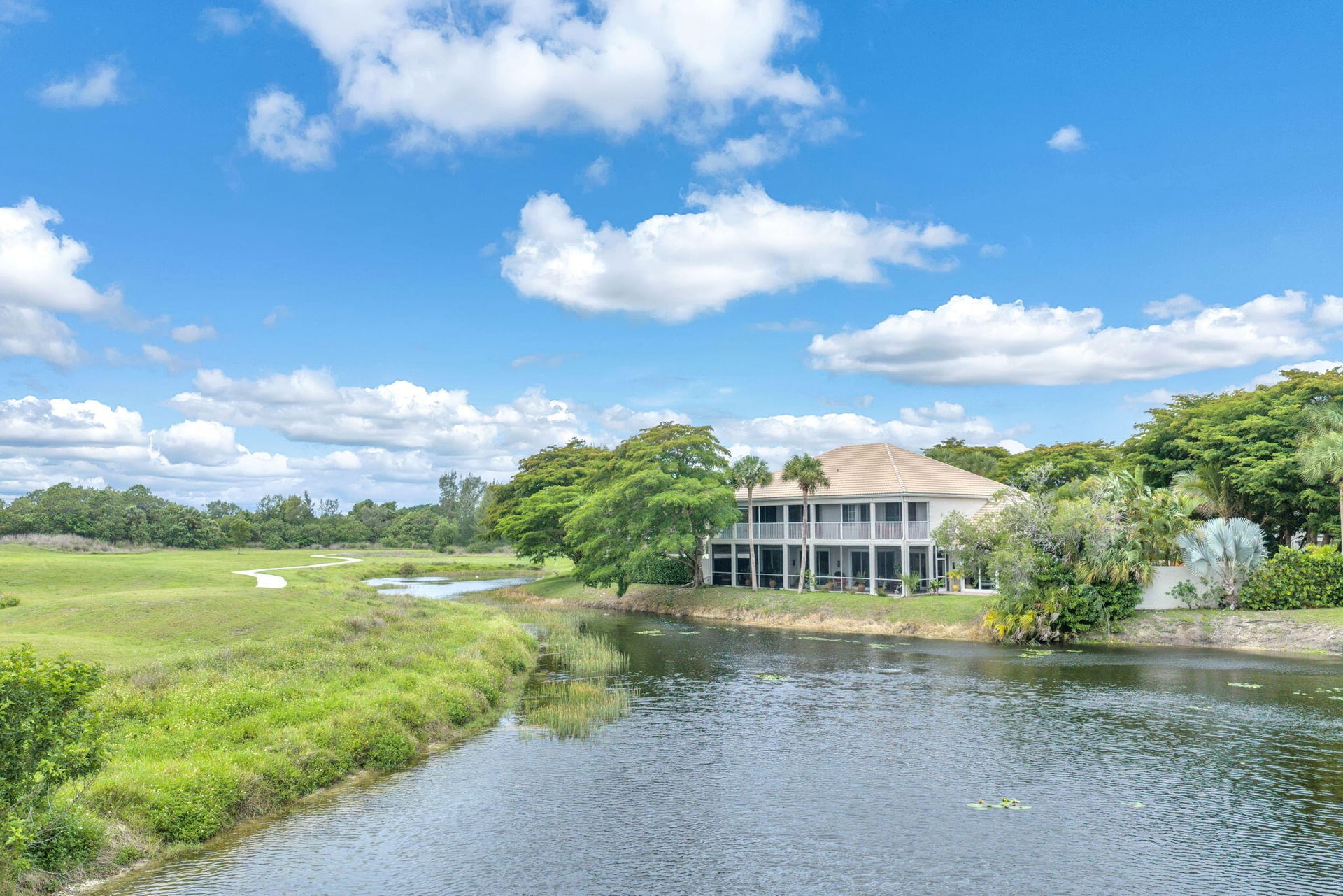 First Fairway Residence photo 42