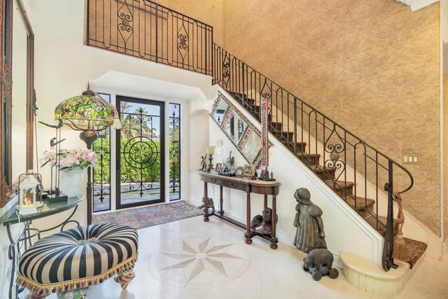 Residence photo 4