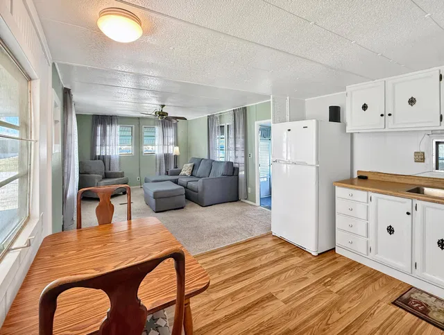  Residence photo 9