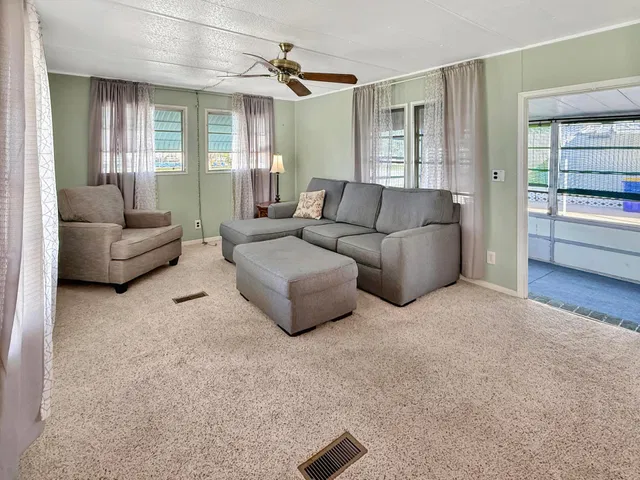  Residence photo 11