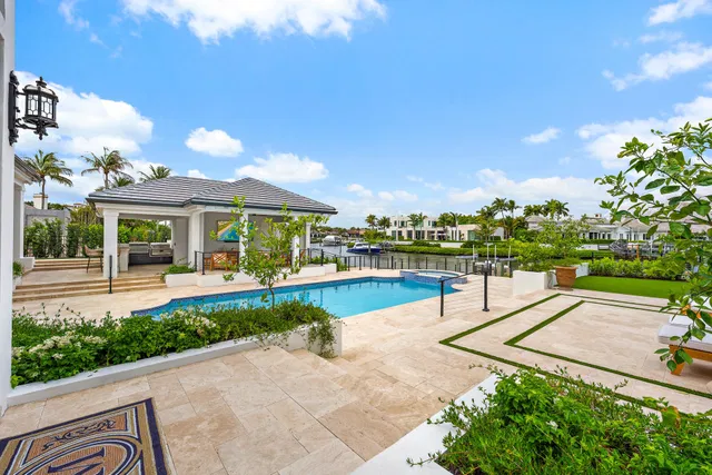 Admirals Cove Residence photo 32