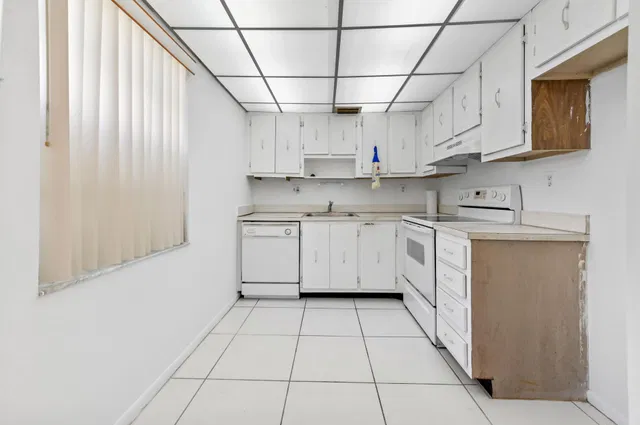 Unit H photo 5