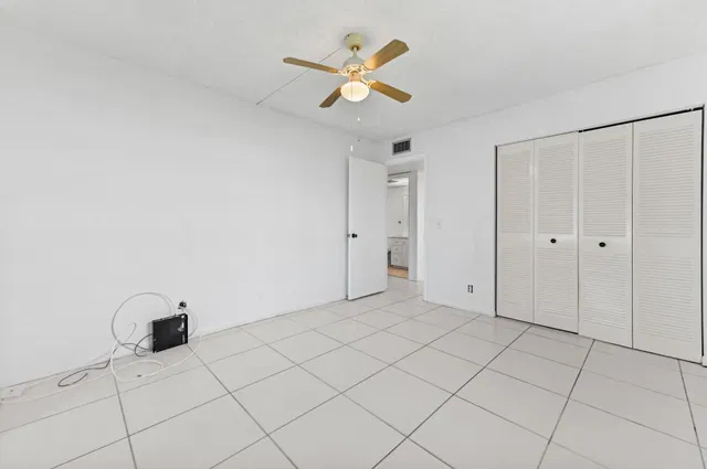 Unit H photo 12
