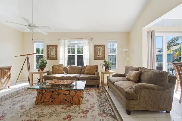 Residence photo 3