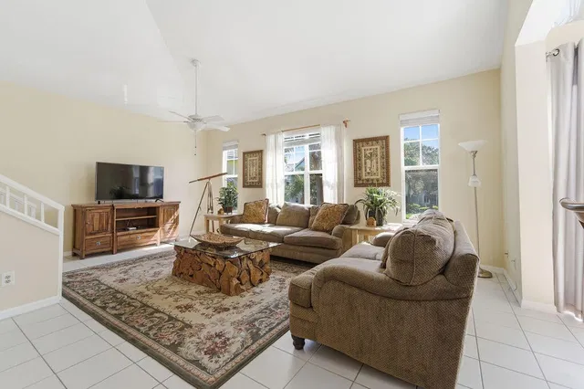 Residence photo 4