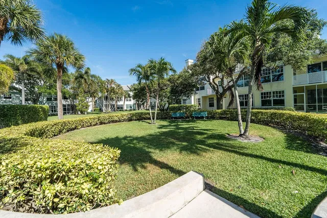 Residence photo 33