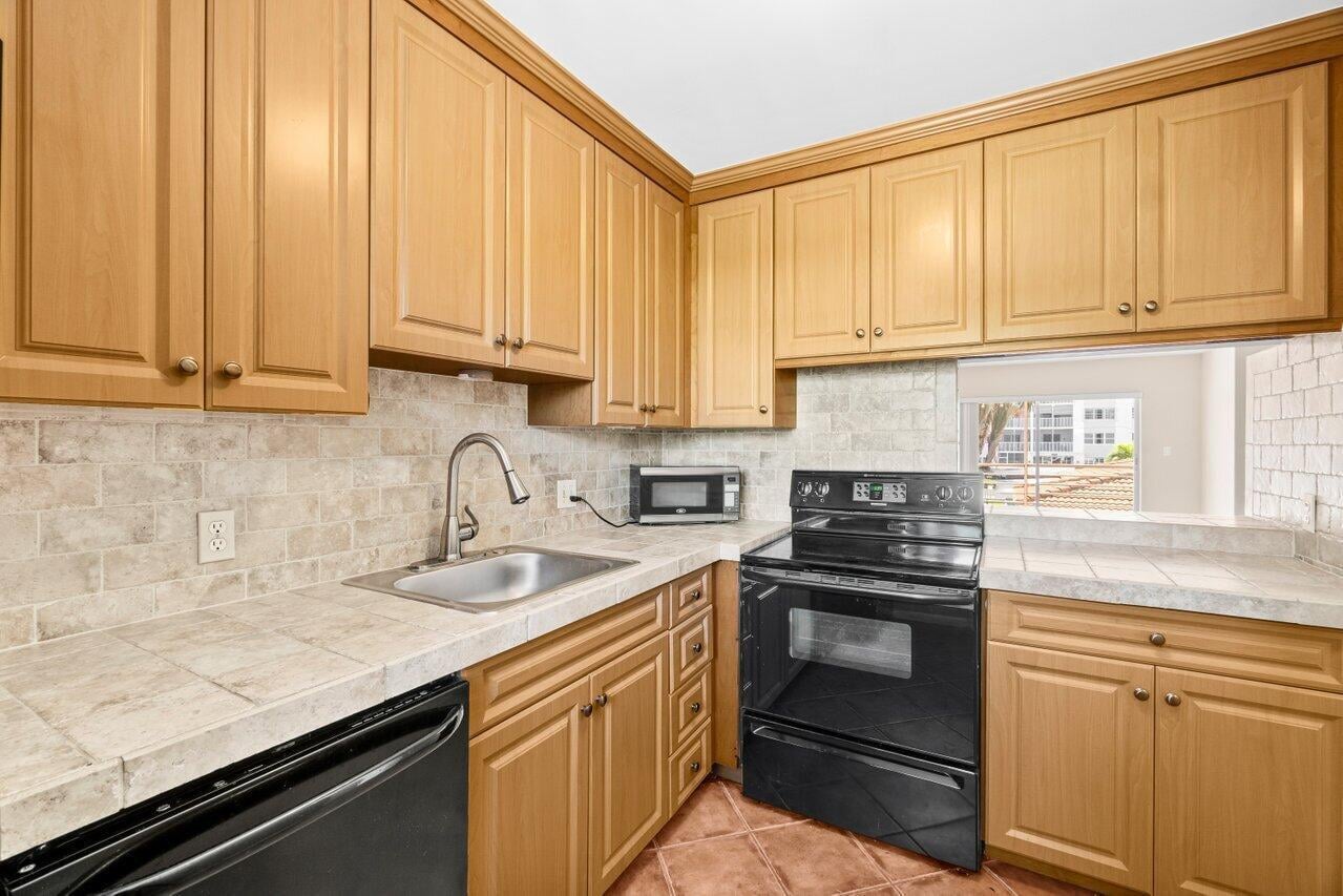 Unit 22 photo 5