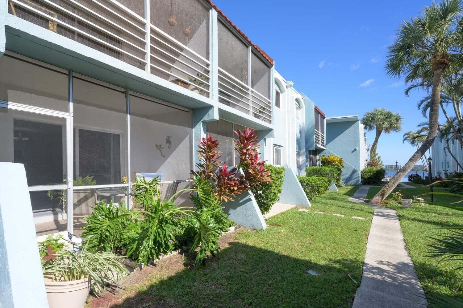 Unit 22 photo 9