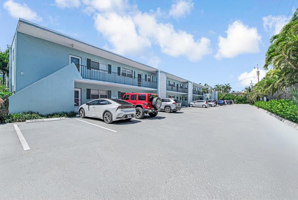 Unit 22 photo 19