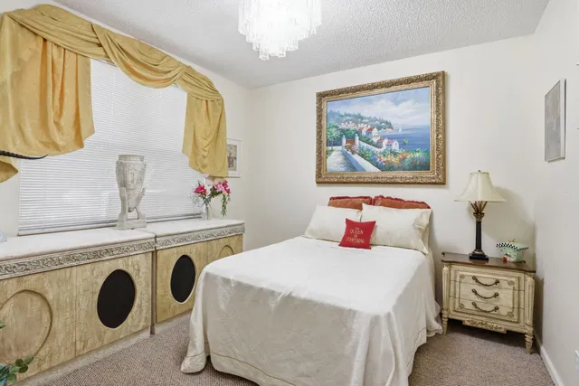  Residence photo 30