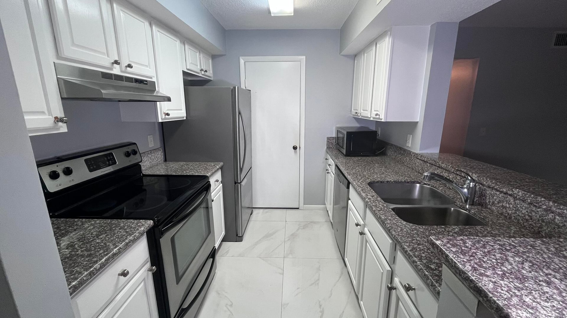 Unit 11-107 photo 2