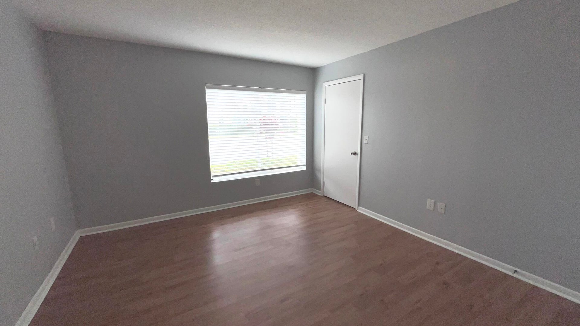 Unit 11-107 photo 9