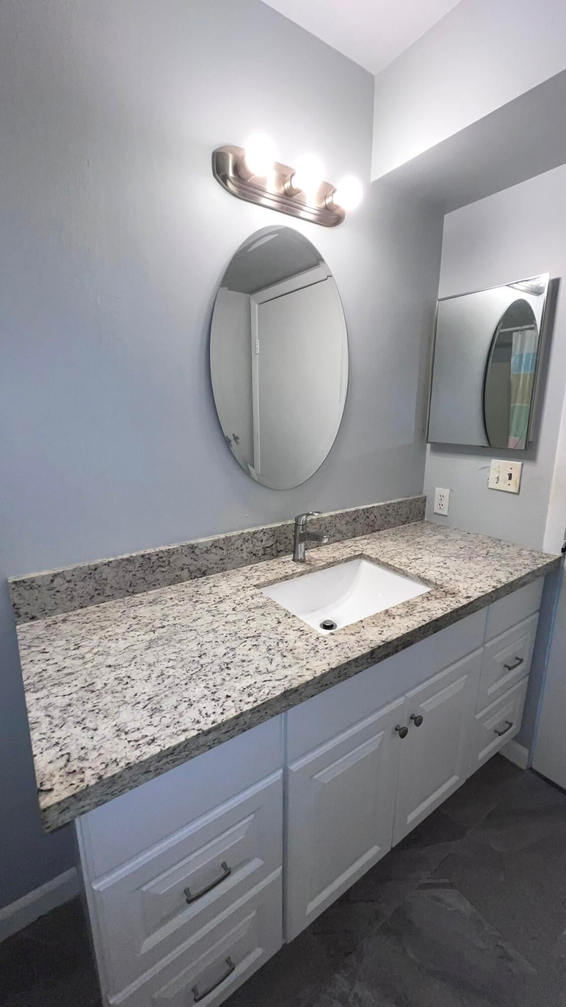 Unit 11-107 photo 14