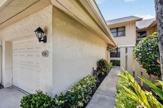 Jonathan's Landing Jupiter FL Unit 139 photo 6