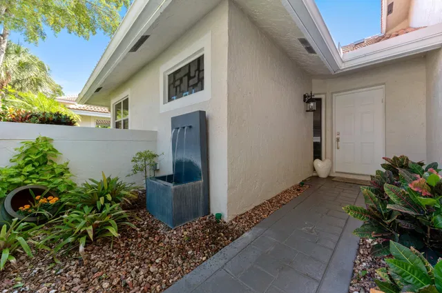 Residence photo 2