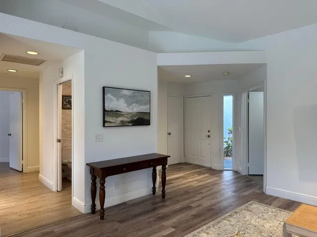 Residence photo 3
