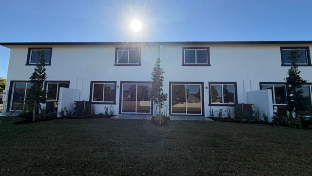 Unit 1114 photo 2