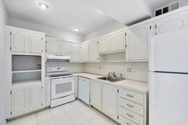 Boca Raton Unit 7 E photo 9