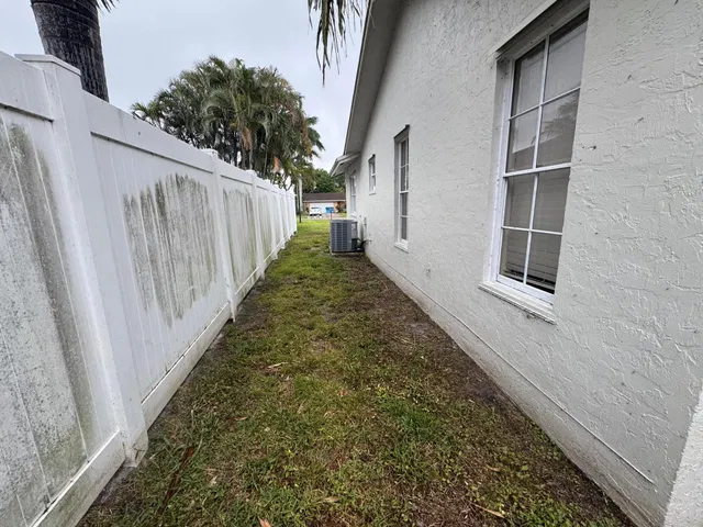 Residence photo 5