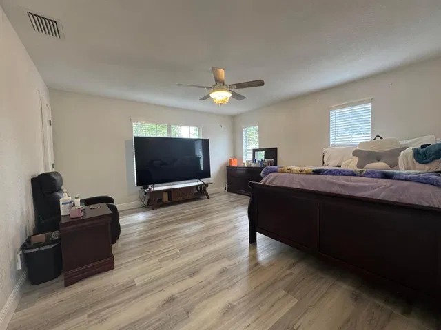 Residence photo 17
