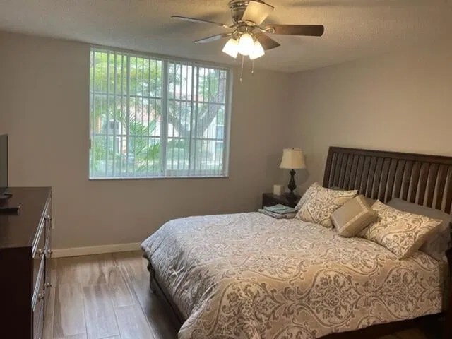 Unit 206 photo 8