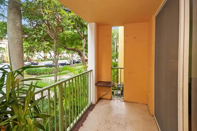 Unit 206 photo 16