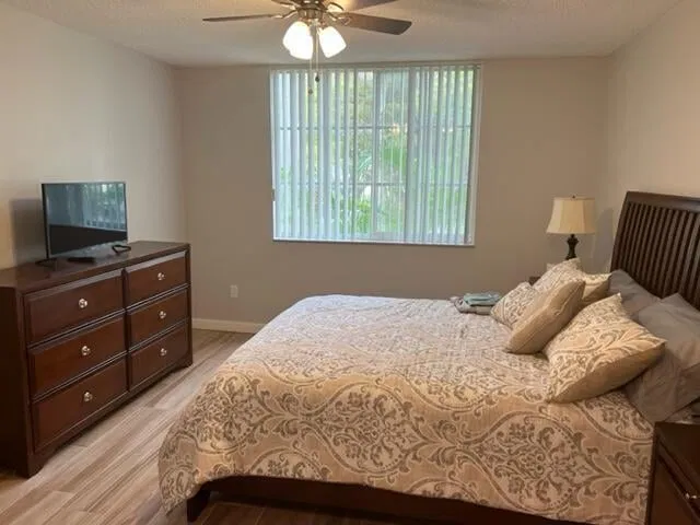 Unit 206 photo 24