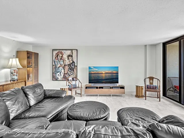 Unit 502 photo 7