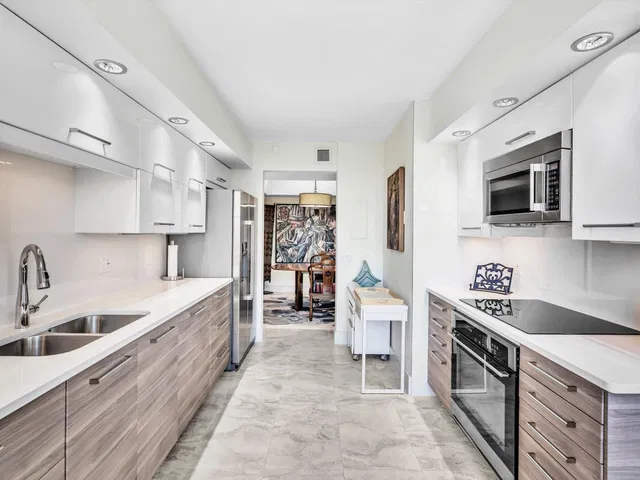Unit 502 photo 30