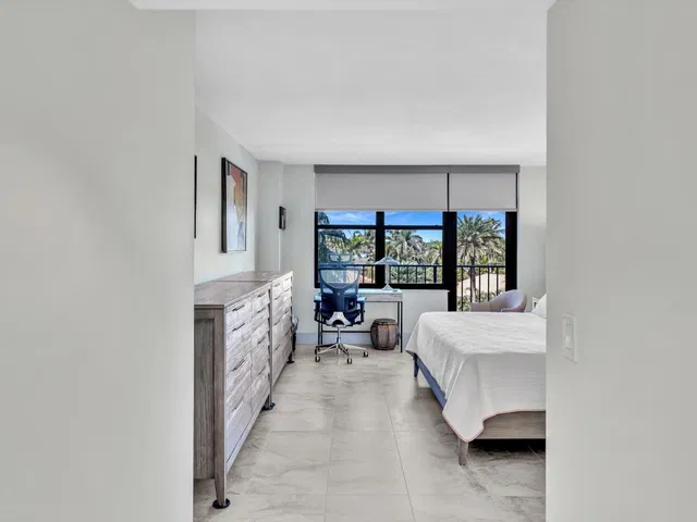 Unit 502 photo 37