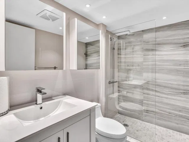 Unit 502 photo 52