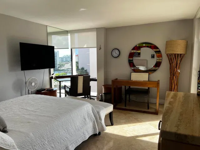 Unit 5070 photo 2