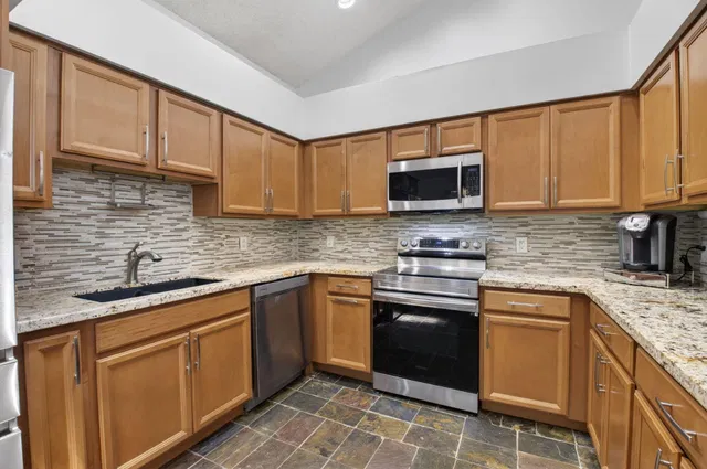 Residence photo 20