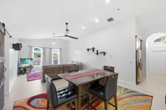 Residence photo 4