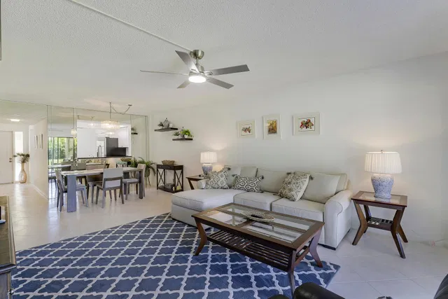 Unit 412 photo 15