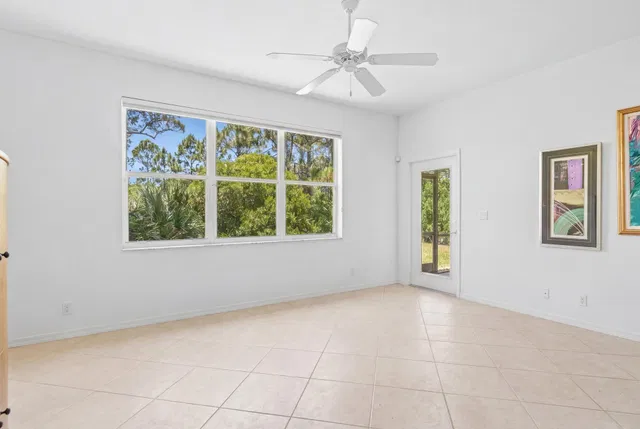 Residence photo 8