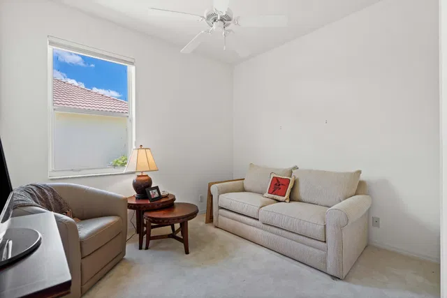 Residence photo 11