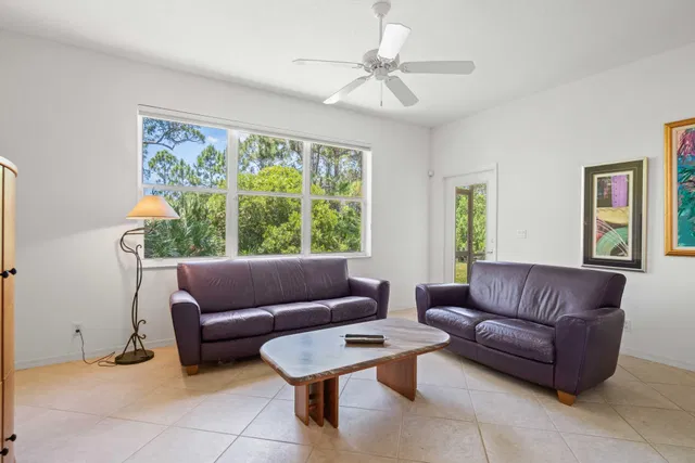 Residence photo 26
