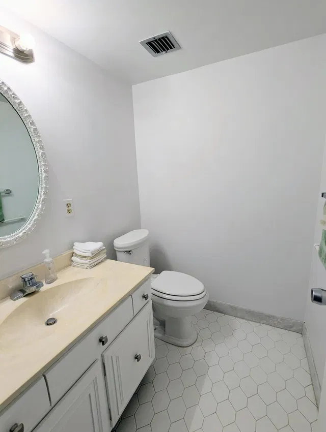 Presidential Place Unit 1905 photo 13