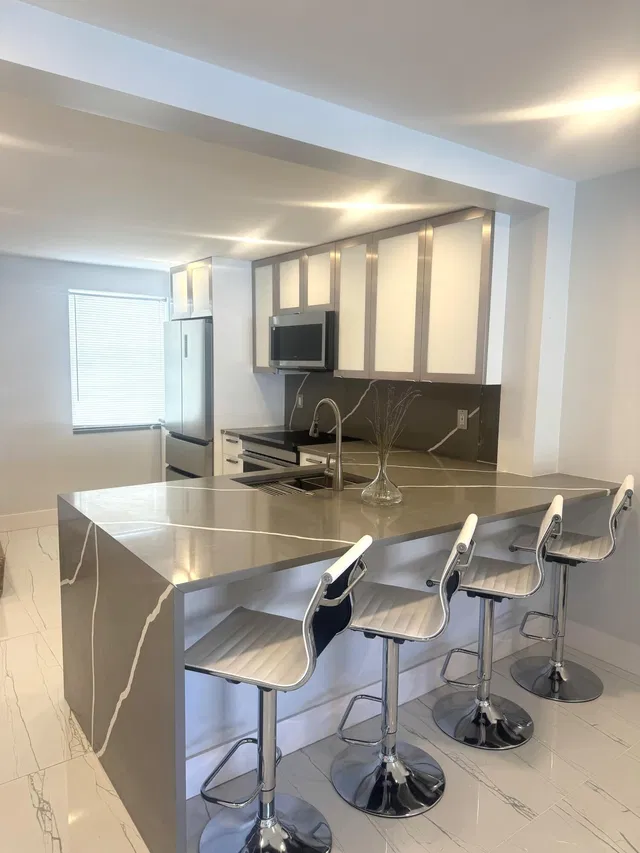 Unit 108 photo 16